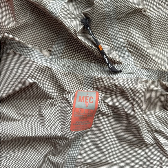 MEC Rain Jacket and Windbreaker - Picture 11 of 13